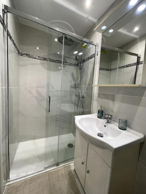 Appartement Cosy Et Moderne Proche De Disneyland Бюссі-Сен-Жорж Екстер'єр фото